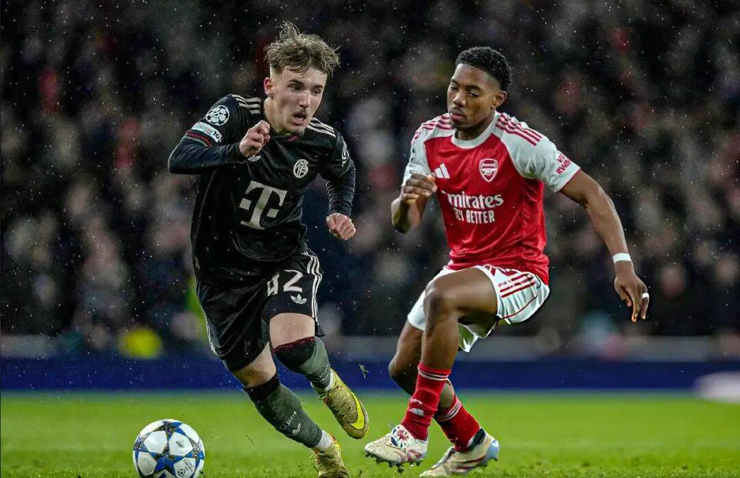 触球次数不及拉亚！枪手小将重返首发作用不大 他仍需沉淀